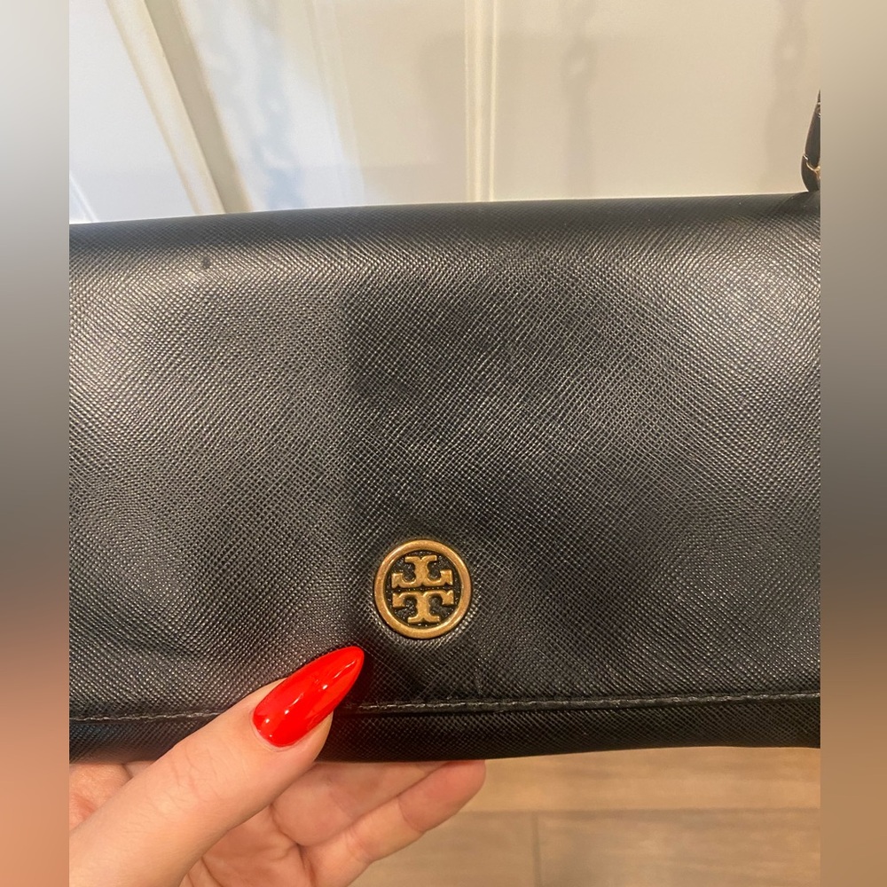Black Tory Burch Crossbody with gold chain strap
